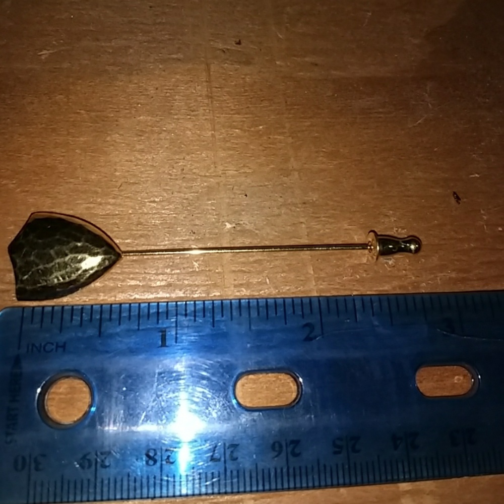 Tie pin